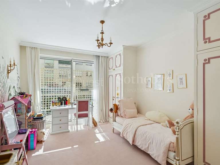 Appartement Paris 16e - 3 chambres - 145m²