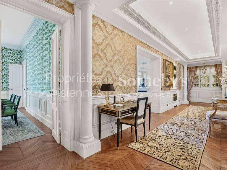 Appartement Paris 16e - 3 chambres - 201m²