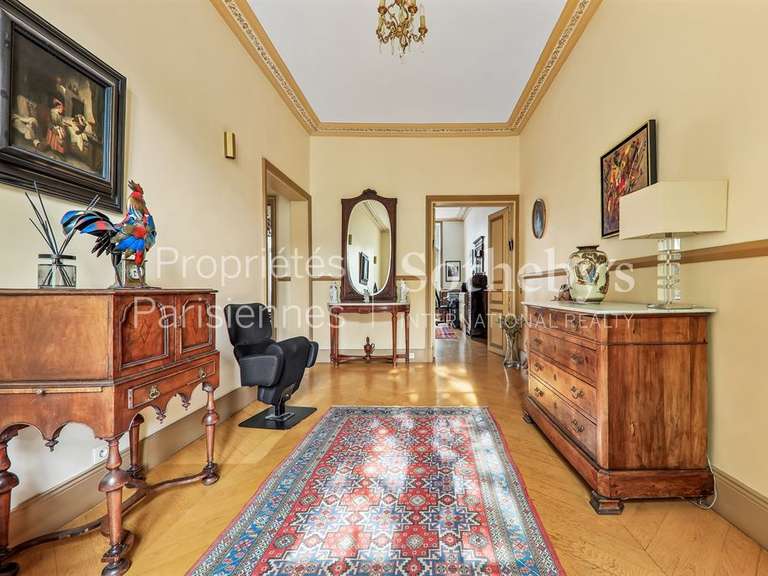 Appartement Paris 8e - 3 chambres - 205m²