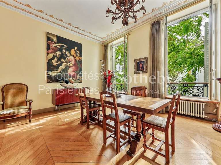 Appartement Paris 8e - 3 chambres - 205m²