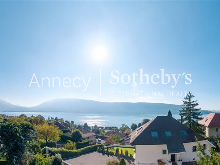 Appartement Veyrier-du-Lac - 3 chambres - 111m²