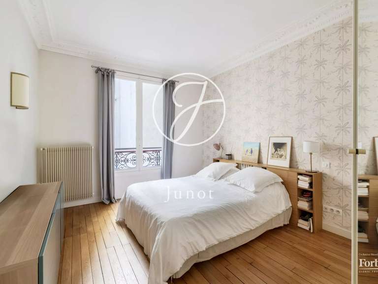 Appartement Paris 18e - 2 chambres - 100m²