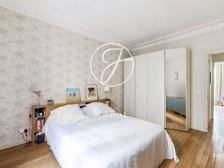 Appartement Paris 18e - 2 chambres - 100m²