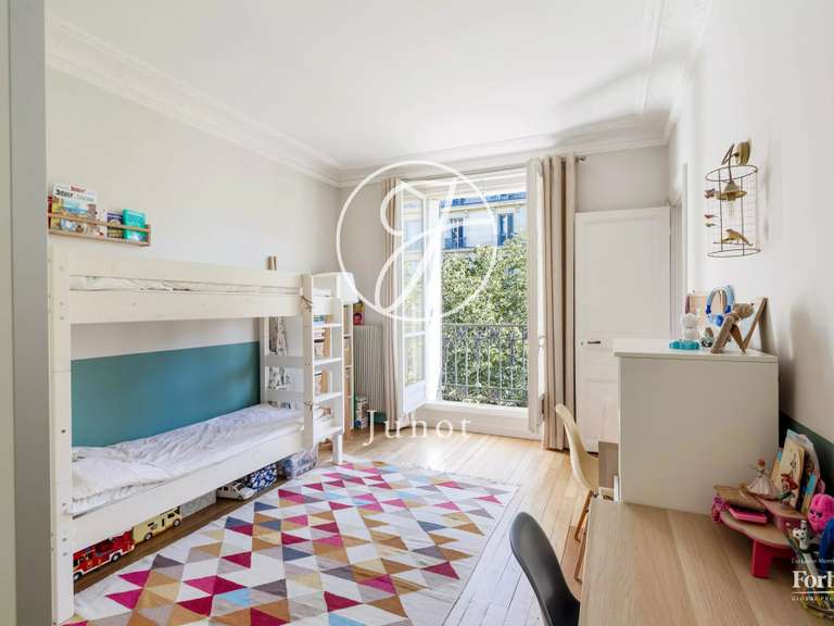Appartement Paris 18e - 2 chambres - 100m²