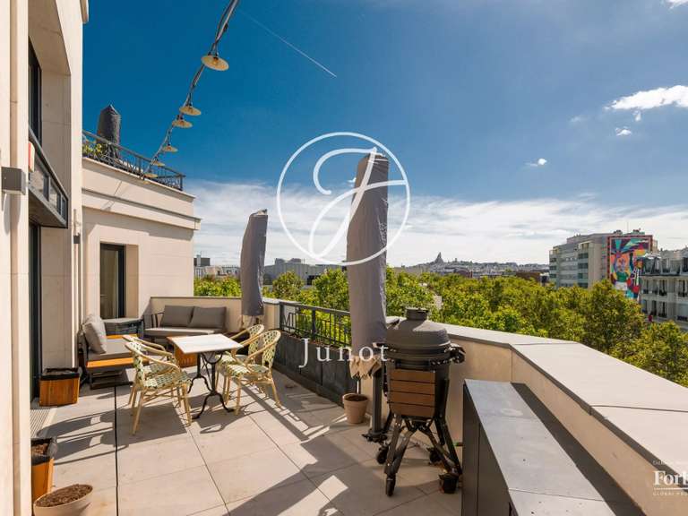 Appartement Paris 18e - 3 chambres - 119m²