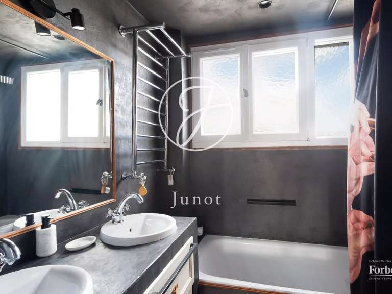 Apartment Paris 18e - 3 bedrooms - 80m²