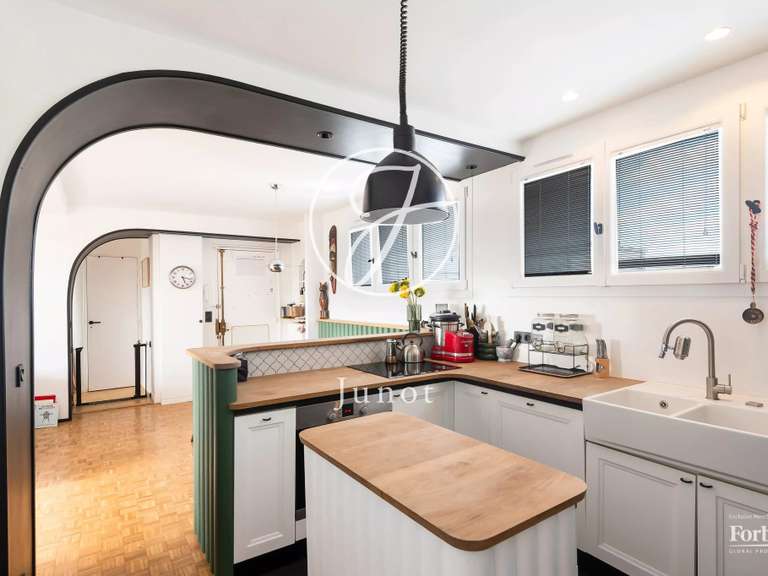 Apartment Paris 18e - 3 bedrooms - 80m²