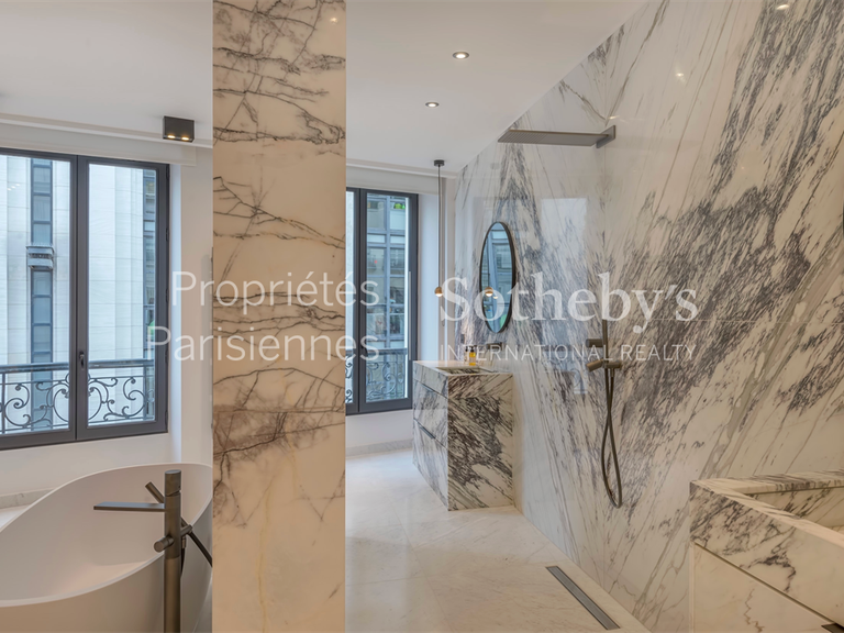 Appartement Paris 2e - 3 chambres - 321m²