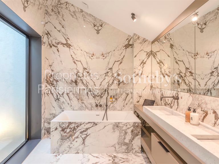 Appartement Paris 2e - 3 chambres - 321m²