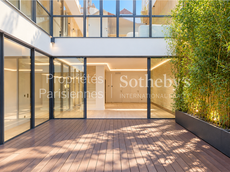Appartement Paris 2e - 3 chambres - 321m²