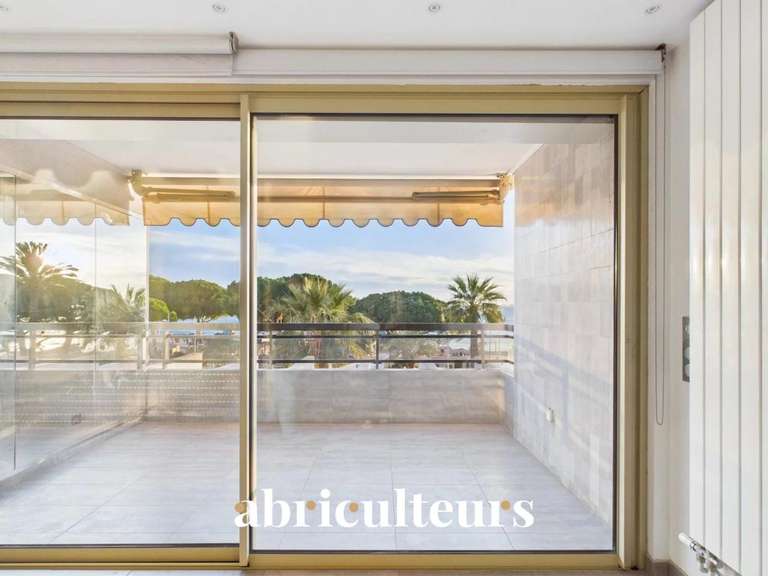 Appartement avec Vue sur mer Cap-d-antibes - 2 chambres - 84m²