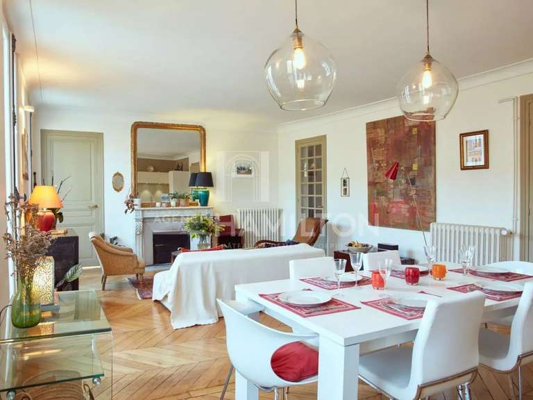 Appartement Paris 10e - 3 chambres - 99m²