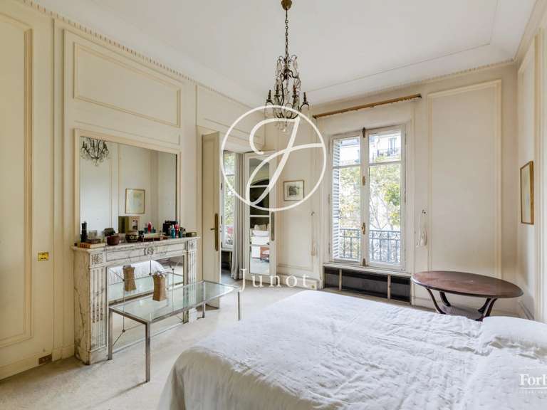 Appartement Paris 8e - 5 chambres - 222m²