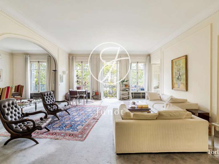 Appartement Paris 8e - 5 chambres - 222m²