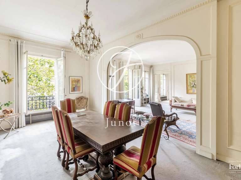 Appartement Paris 8e - 5 chambres - 222m²