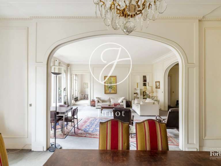 Appartement Paris 8e - 5 chambres - 222m²