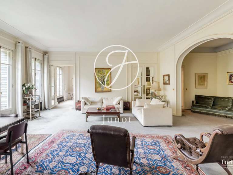 Appartement Paris 8e - 5 chambres - 222m²