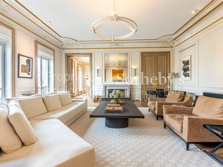 Appartement Paris 16e - 2 chambres - 150m²