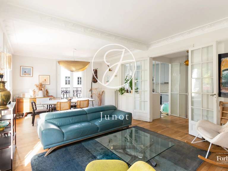 Apartment Paris 18e - 3 bedrooms - 109m²