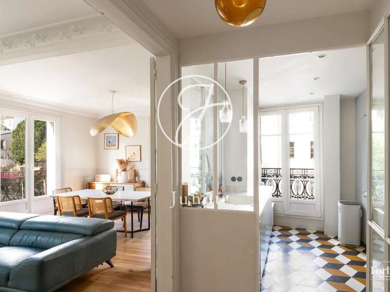 Apartment Paris 18e - 3 bedrooms - 109m²