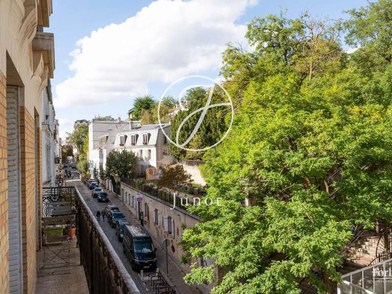 Apartment Paris 18e - 3 bedrooms - 109m²