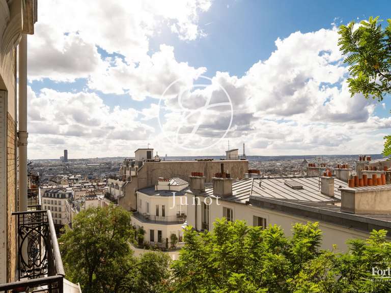 Apartment Paris 18e - 3 bedrooms - 109m²