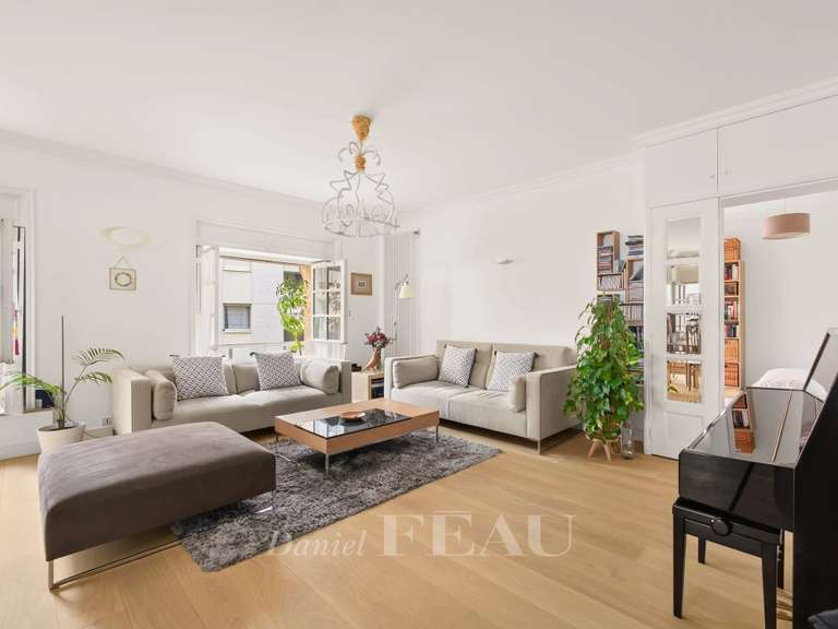 Appartement Paris 11e - 4 chambres - 125m²
