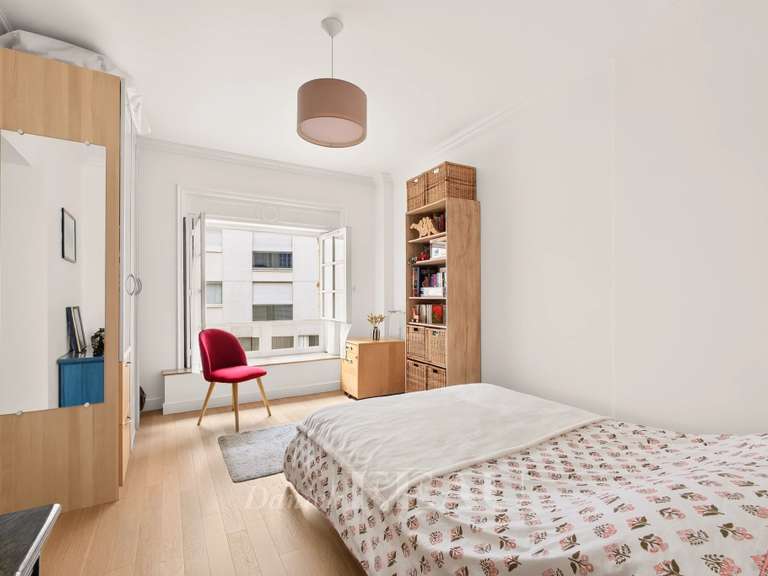 Appartement Paris 11e - 4 chambres - 125m²