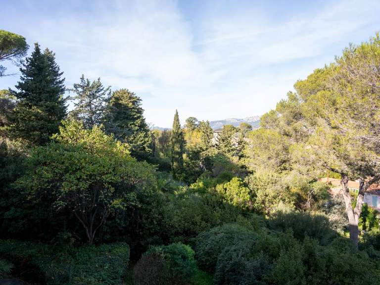 Appartement Toulon - 1 chambre - 111m²