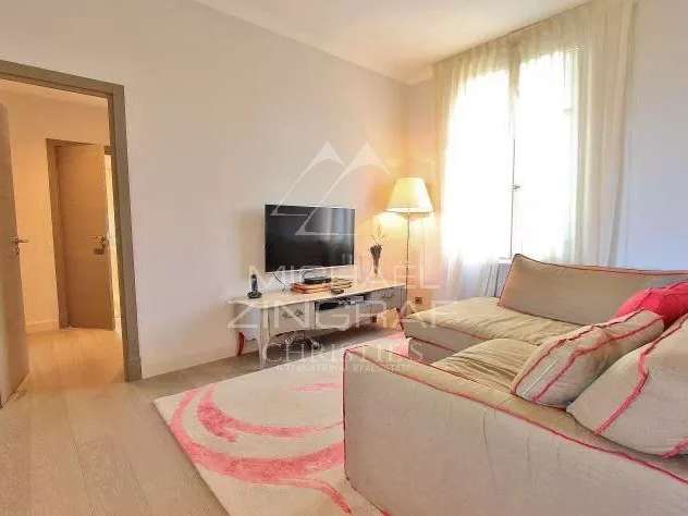 Apartment Cap-d-antibes - 3 bedrooms - 121m²