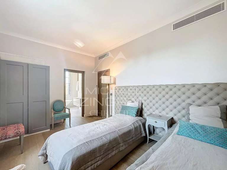 Apartment Cap-d-antibes - 3 bedrooms - 121m²