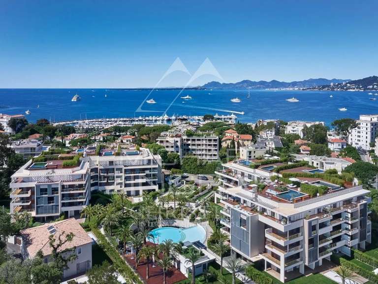 Apartment Cap-d-antibes - 3 bedrooms - 114m²