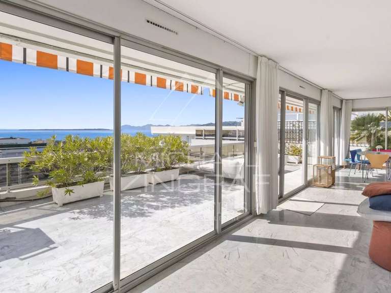 Appartement Juan-les-pins - 3 chambres - 125m²
