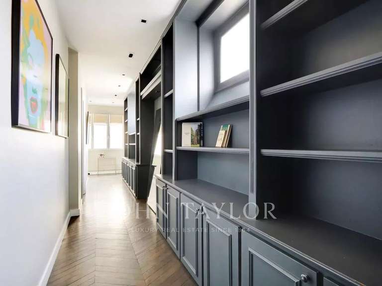 Appartement Paris 8e - 4 chambres - 170m²