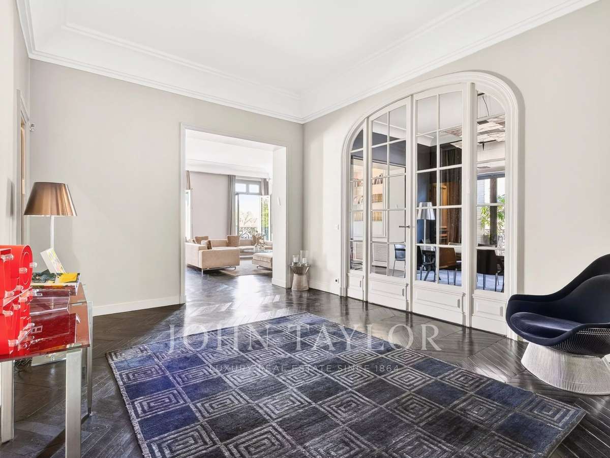 Apartment Paris 16e