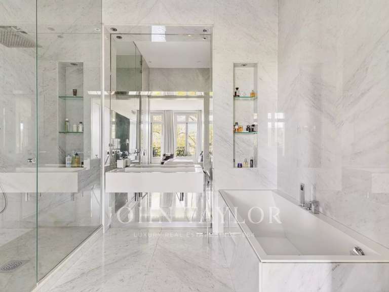 Appartement Paris 16e - 5 chambres - 344m²