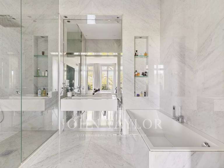 Appartement Paris 16e - 5 chambres - 344m²