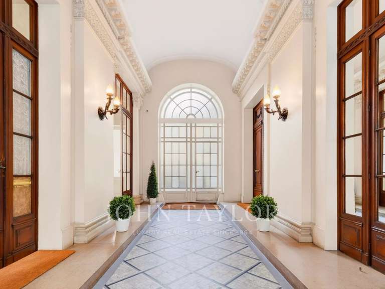 Appartement Paris 16e - 5 chambres - 344m²