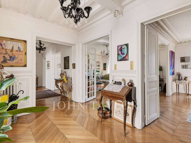 Appartement Paris 16e - 4 chambres - 213m²