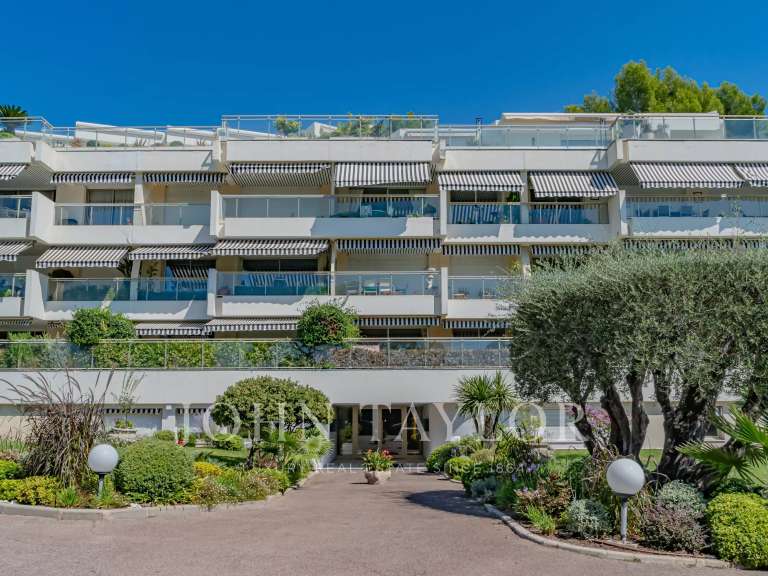 Apartment with Sea view Le Cannet - 3 bedrooms - 147m²