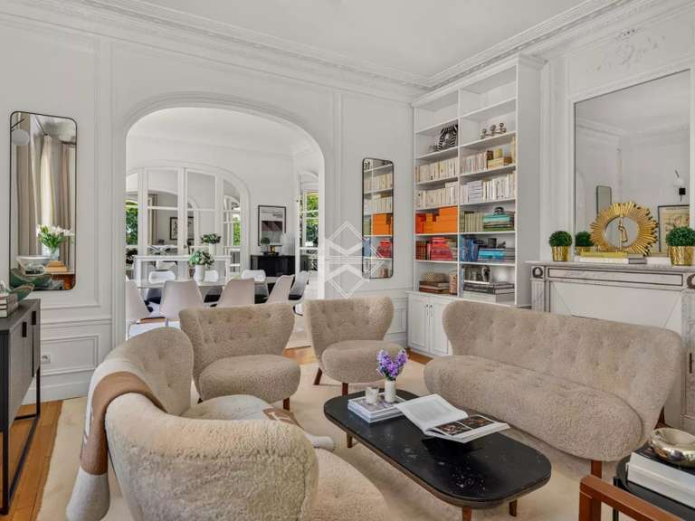 Appartement Paris 7e - 3 chambres - 124m²