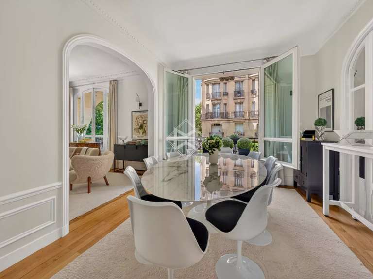 Appartement Paris 7e - 3 chambres - 124m²