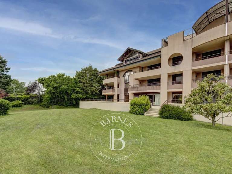 Appartement Prévessin-Moëns - 5 chambres - 349m²