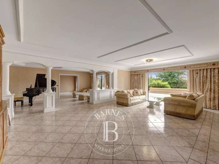 Appartement Prévessin-Moëns - 5 chambres - 349m²