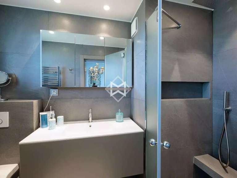 Appartement avec Vue sur mer Cap-d-antibes - 3 chambres - 105m²
