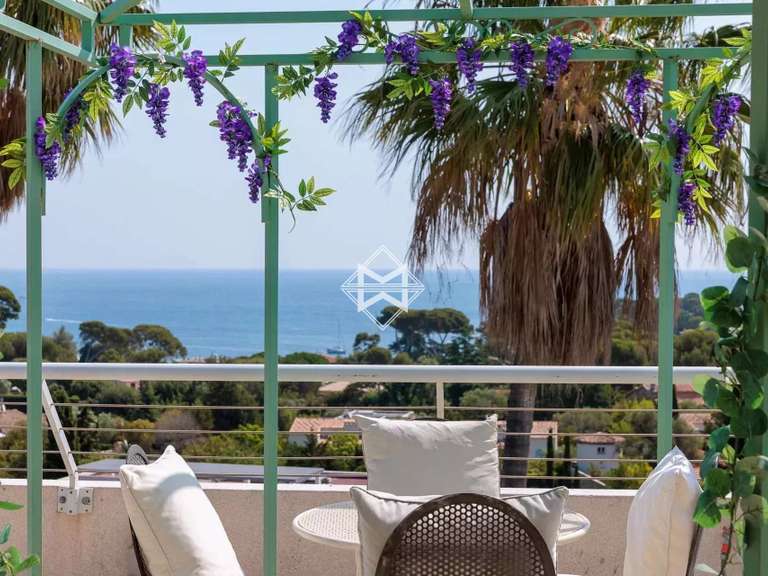 Appartement avec Vue sur mer Cap-d-antibes - 3 chambres - 105m²