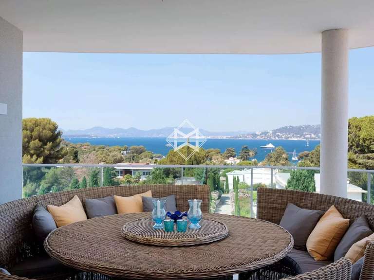 Appartement avec Vue sur mer Cap-d-antibes - 3 chambres - 105m²