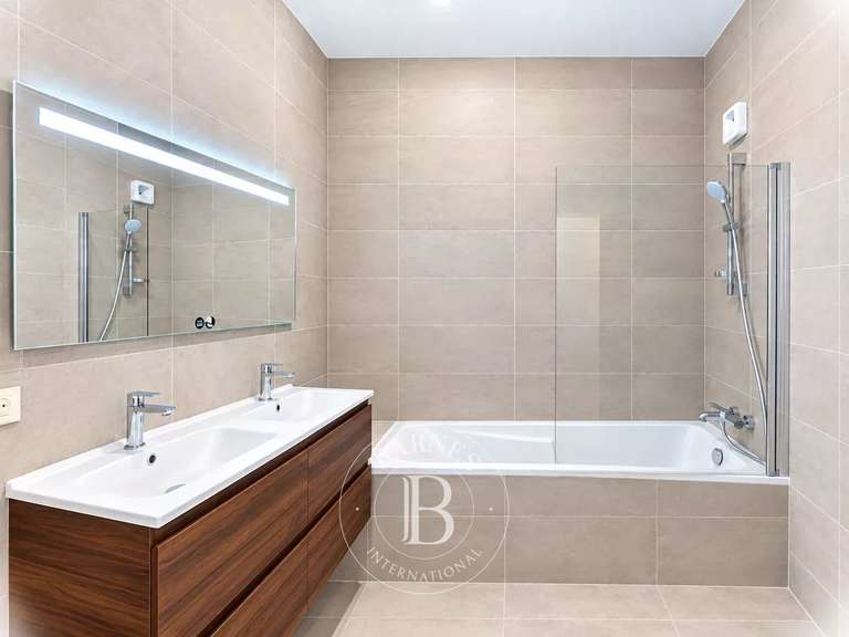 Appartement Aix-les-Bains - 2 chambres - 90m²