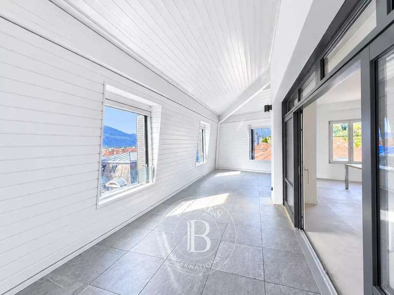 Appartement Aix-les-Bains - 2 chambres - 90m²
