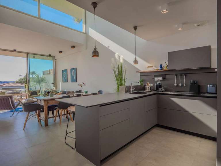 Apartment with Sea view Sainte-Maxime - 4 bedrooms - 141m²